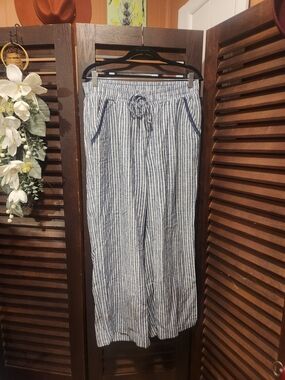 Briggs New York Blue and White Striped Wide Leg Pants